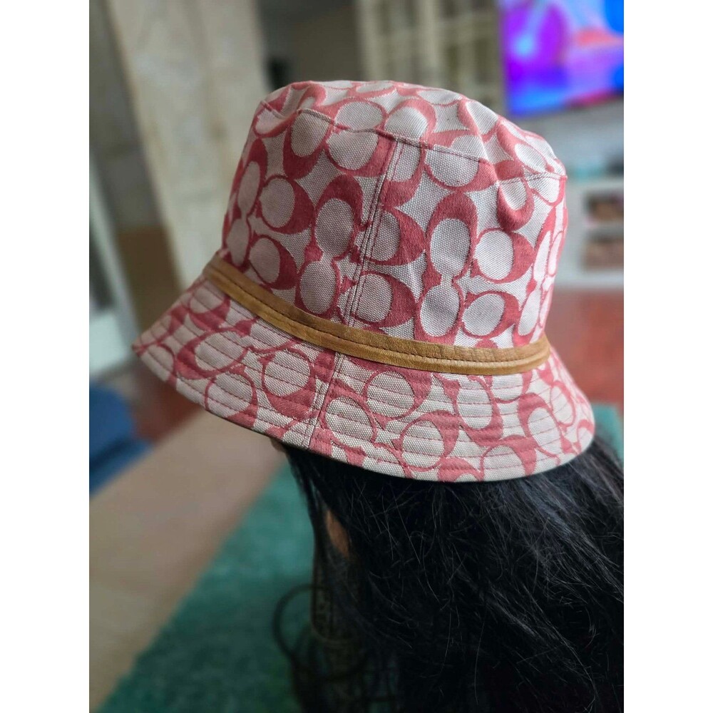 Vintage signature coach bucket hat - Picture 6 of 9